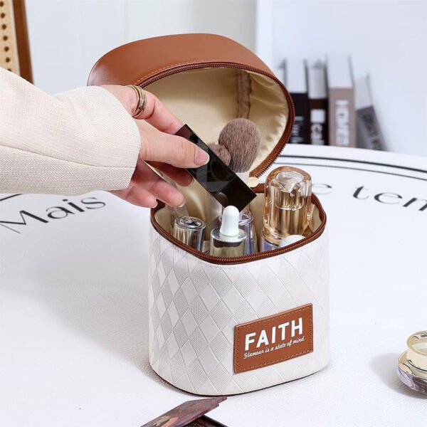 Trousse de Maquillage Compacte en Cuir – Organiseur Élégant et Polyvalent