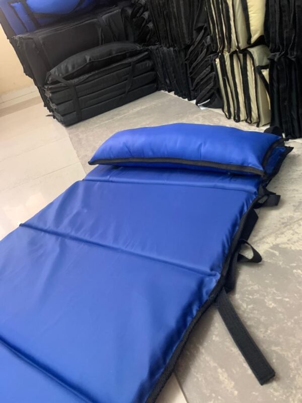 ⁦Matelas de Camping Pliable 185 x 65 cm – Léger et Facile à Transporter فرشة تخييم قابلة للطي وخفيفة الوزن بحجم 185 × 65 سم⁩ - الصورة ⁦10⁩