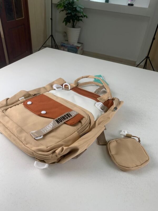 ⁦Sac à Dos Tendance Bicolore – Élégant, Spacieux et Résistant⁩ - الصورة ⁦4⁩