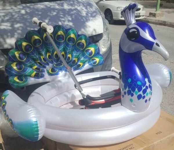 ⁦Bouée Gonflable pour Enfants – Design Paon 3D Coloré | عوامة سباحة للأطفال بشكل طائر الطاووس ثلاثي الأبعاد⁩ - الصورة ⁦4⁩