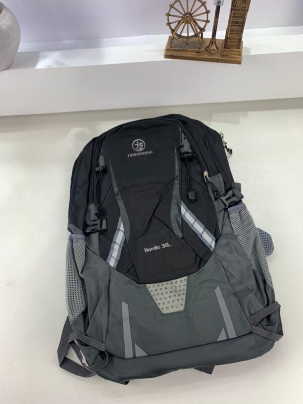 ⁦Sac à Dos de Randonnée 35L – Imperméable et Léger حقيبة ظهر للتنزه بسعة 35 لتر – مقاومة للماء وخفيفة الوزن⁩ - الصورة ⁦9⁩