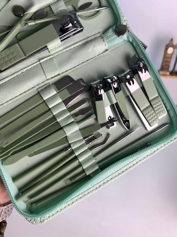 ⁦Kit Manucure 30 Pièces en Acier Inoxydable – Étui Luxe et Soin Complet⁩ - الصورة ⁦11⁩