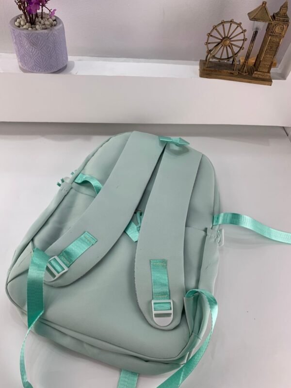 ⁦Sac à Dos Léger et Confortable – Nylon Résistant et Design Moderne⁩ - الصورة ⁦5⁩