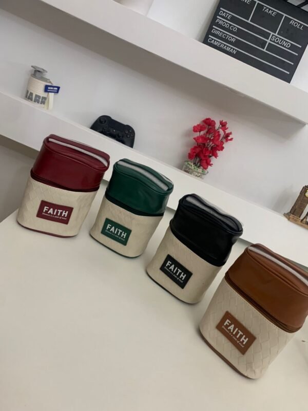⁦Trousse de Maquillage Compacte en Cuir – Organiseur Élégant et Polyvalent⁩ - الصورة ⁦7⁩