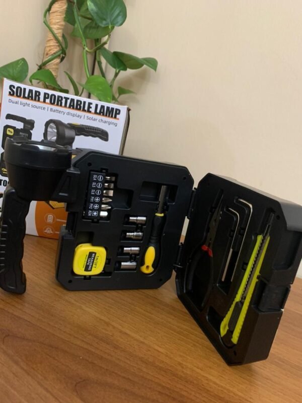 ⁦Lampe Solaire Portable avec Kit de Tournevis et Outils – مصباح شمسي محمول مع طقم مفكات وأدوات⁩ - الصورة ⁦4⁩
