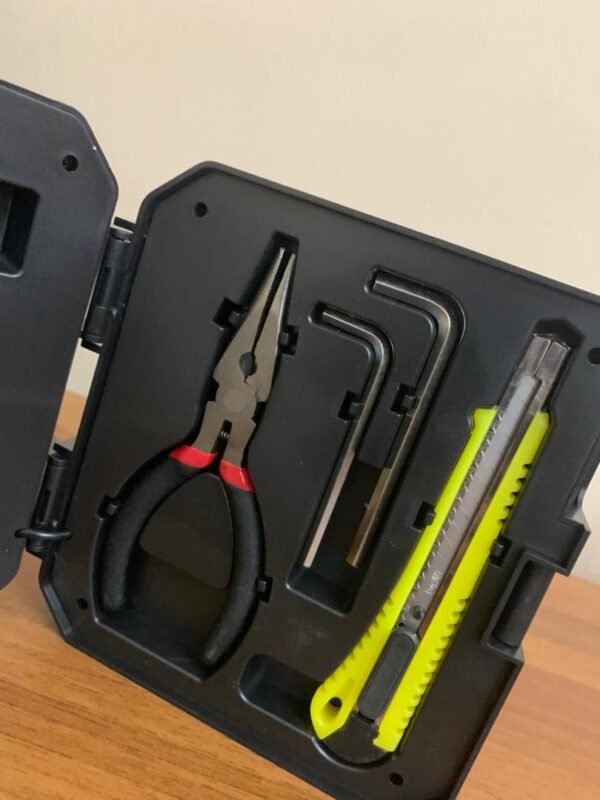 ⁦Lampe Solaire Portable avec Kit de Tournevis et Outils – مصباح شمسي محمول مع طقم مفكات وأدوات⁩ - الصورة ⁦9⁩