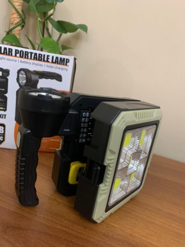 ⁦Lampe Solaire Portable avec Kit de Tournevis et Outils – مصباح شمسي محمول مع طقم مفكات وأدوات⁩ - الصورة ⁦7⁩