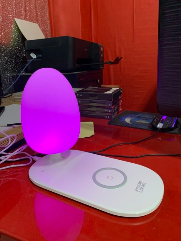 ⁦Chargeur Sans Fil 15W avec Lampe LED Intégrée – Modèle Y3, USB-C⁩ - الصورة ⁦5⁩