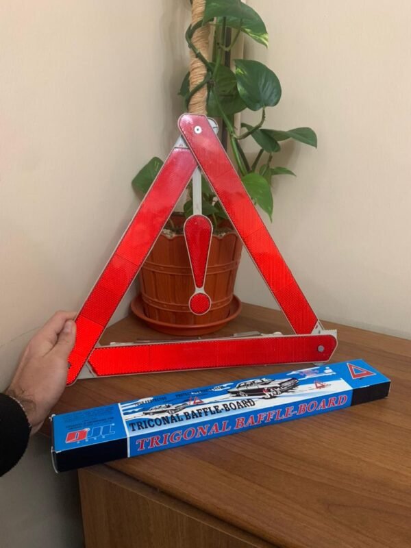 ⁦Triangle de Signalisation Réfléchissant – Sécurité Routière en Toute Situation⁩ - الصورة ⁦6⁩