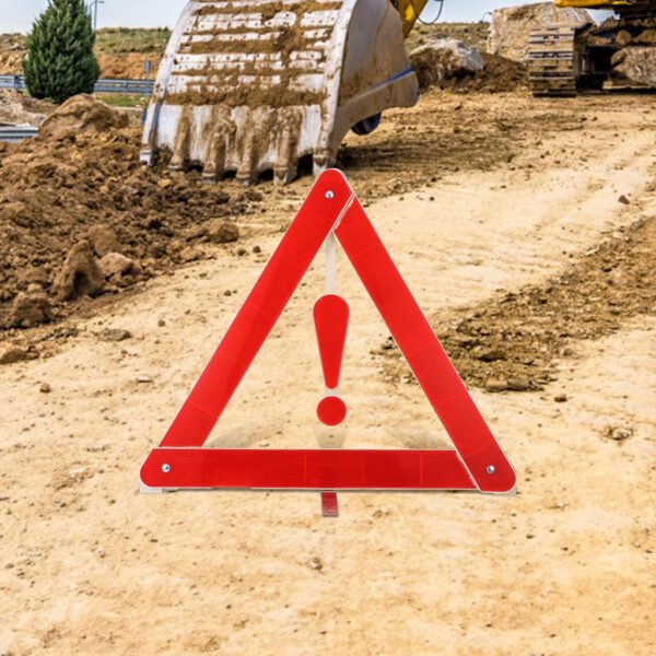 ⁦Triangle de Signalisation Réfléchissant – Sécurité Routière en Toute Situation⁩ - الصورة ⁦5⁩
