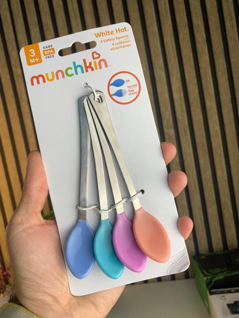 Cuillère intelligente pour bébé White Hot® – Sécurité et confort à chaque bouchée - الصورة 2
