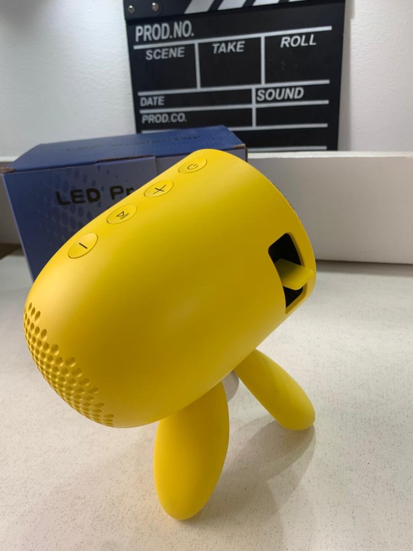 Mini Projecteur Portable Full HD – Affichage Clair jusqu’à 110 Pouces pour Films, Jeux et Divertissement - الصورة 9