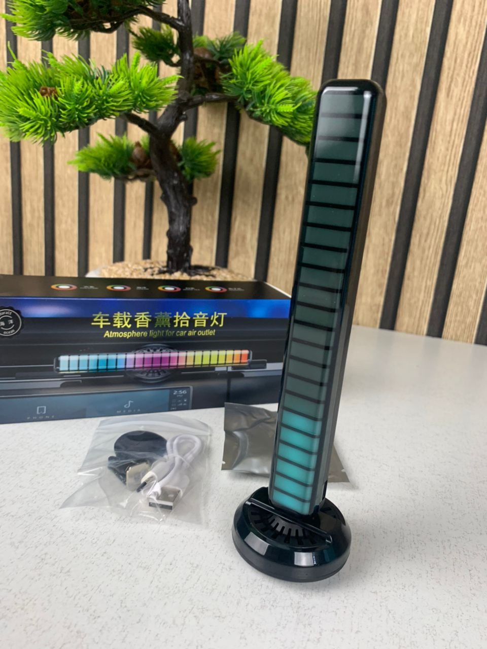 Diffuseur de parfum et éclairage d’ambiance pour voiture - الصورة 3